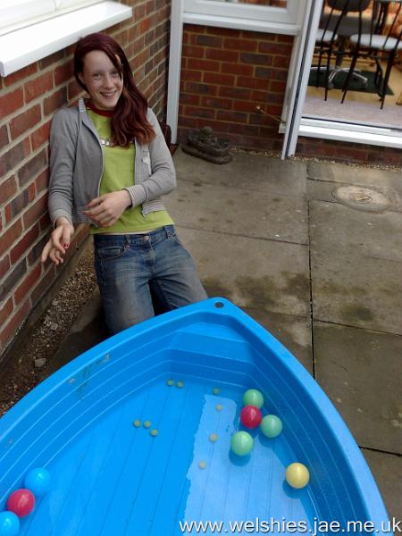 2010-06-26 02.jpg - Those look like grapes in the bottom...